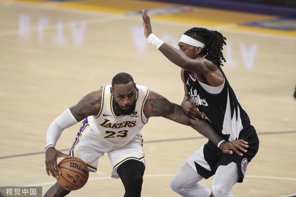 球队中努力 球队中努力